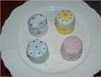Novelty mini cakes